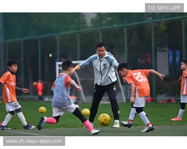 足球青训是否加强对队内人际关系管理的引导,足球青训的好处 足球青训是否加强对队内人际关系管理的引导,足球青训的好处